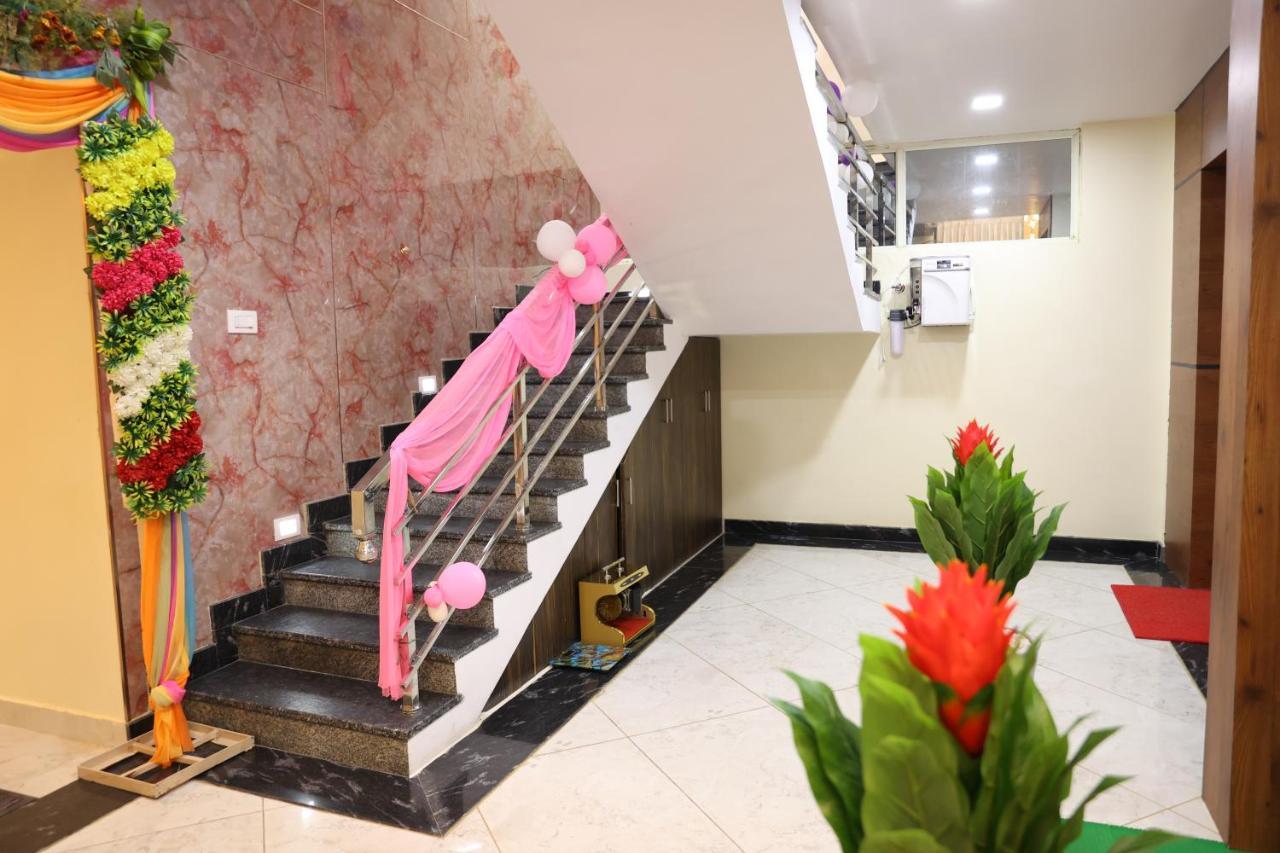 Sunshine International Boarding & Lodging Belur  Luaran gambar